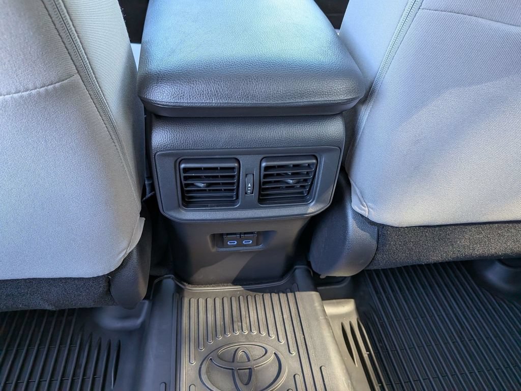 Used 2022 Toyota RAV4 XLE w/ Convenience Package AWD/4WD image 19