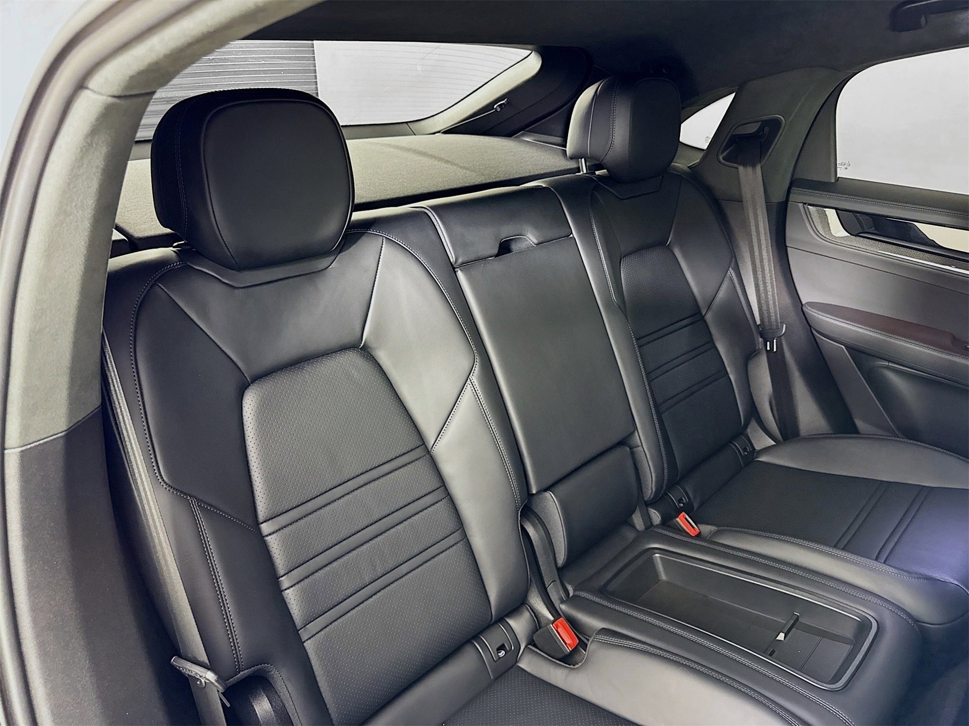 Used 2024 Porsche Cayenne Turbo GT image 23