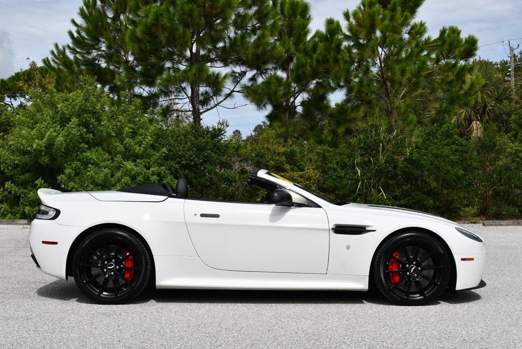 Used 2017 Aston Martin V12 Vantage S RWD image 7