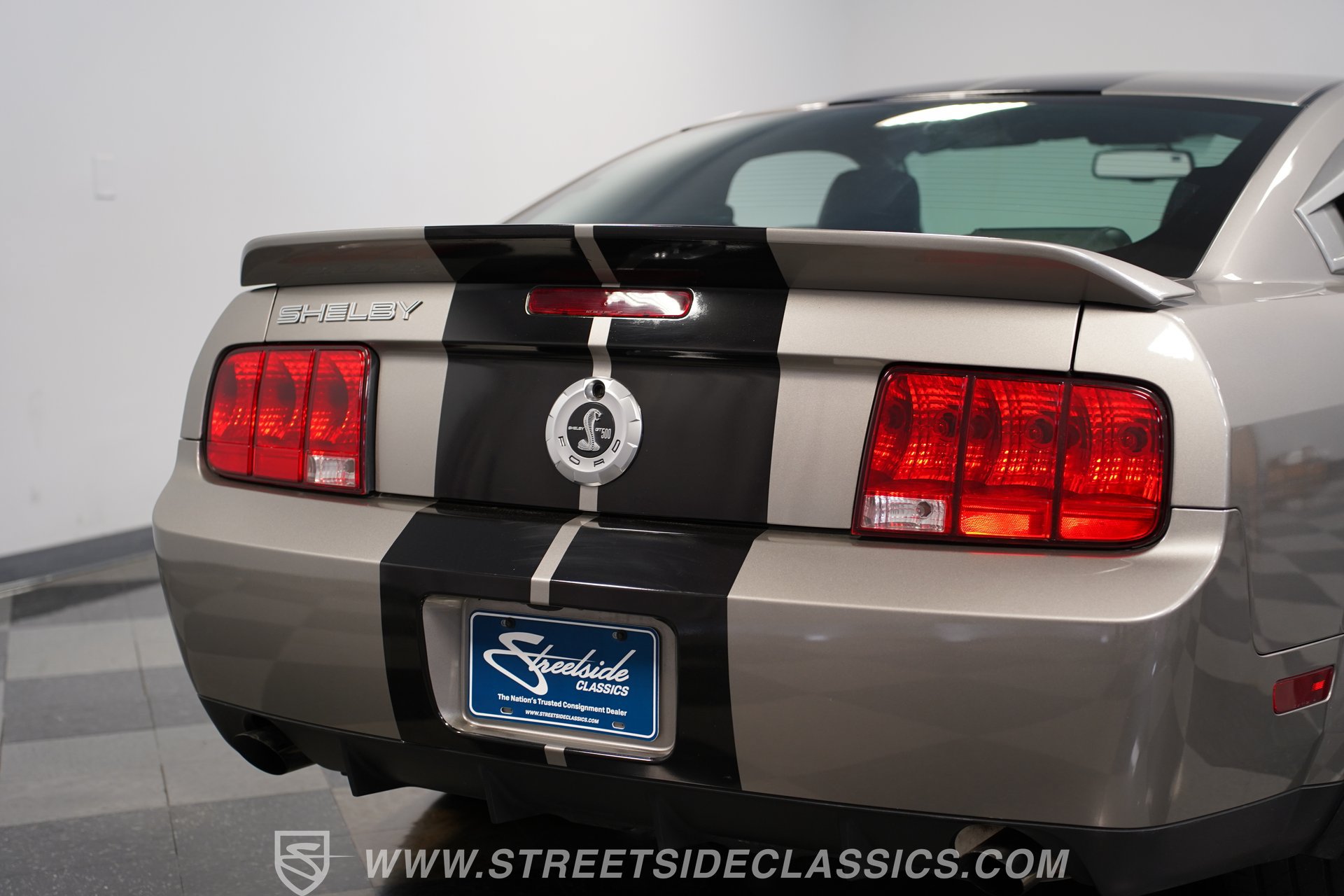 Used 2009 Ford Mustang Shelby GT500 RWD image 27