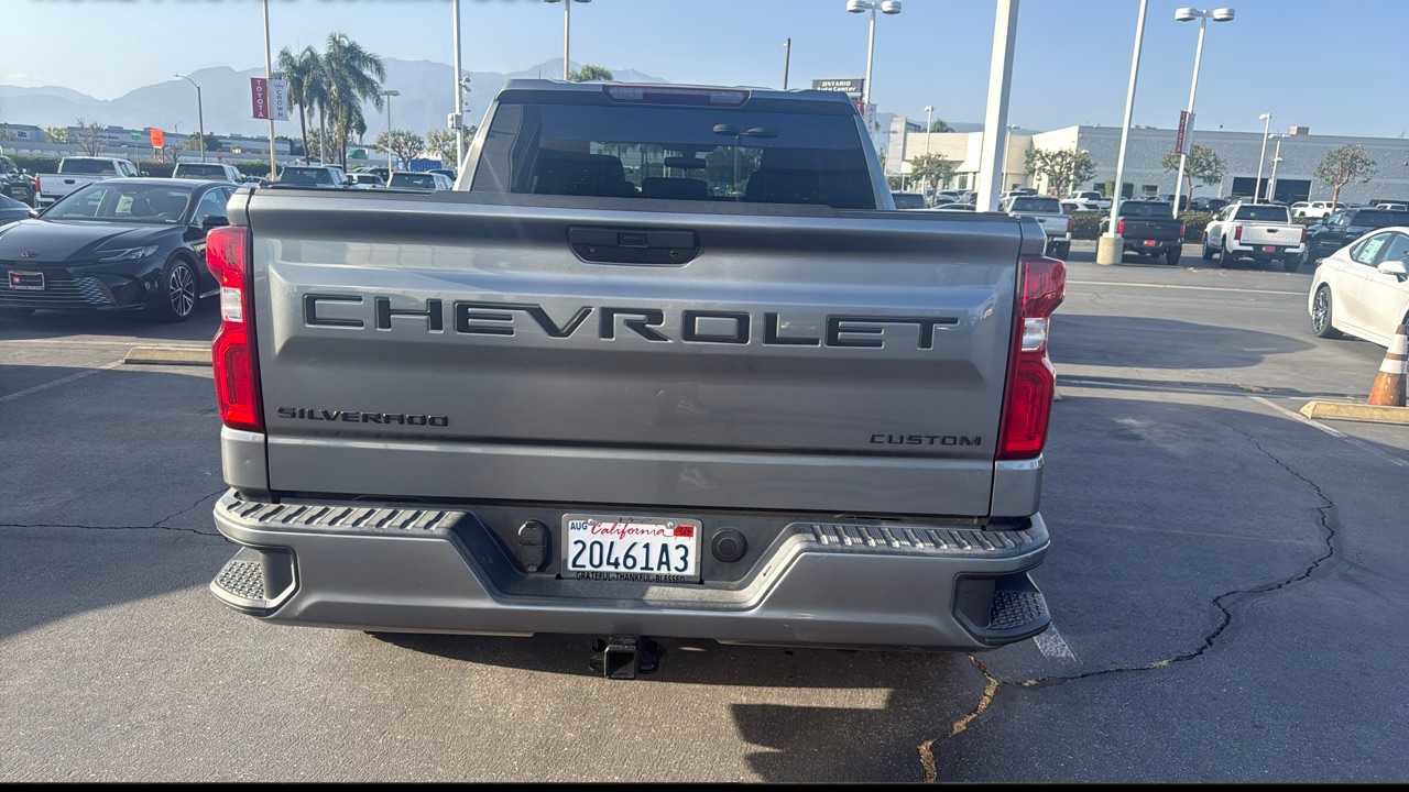 Used 2020 Chevrolet Silverado 1500 Custom w/ Custom Value Package image 3