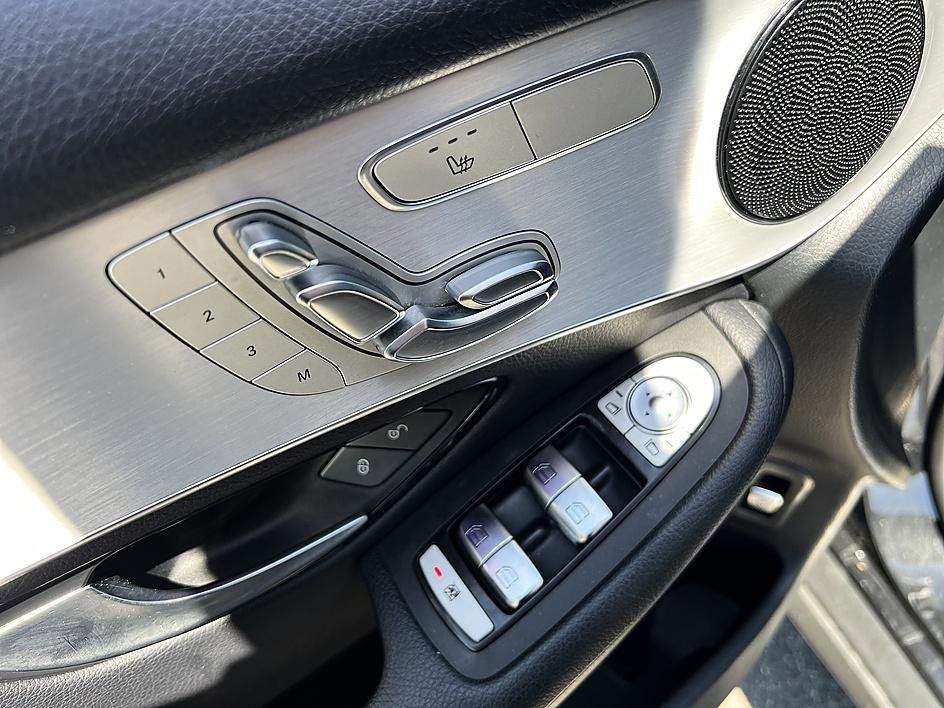Used 2020 Mercedes-Benz GLC 300 image 21
