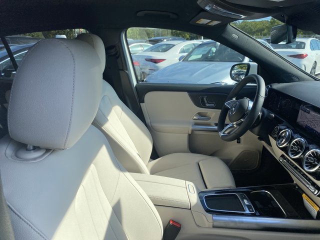 Certified 2025 Mercedes-Benz GLA 250 image 26