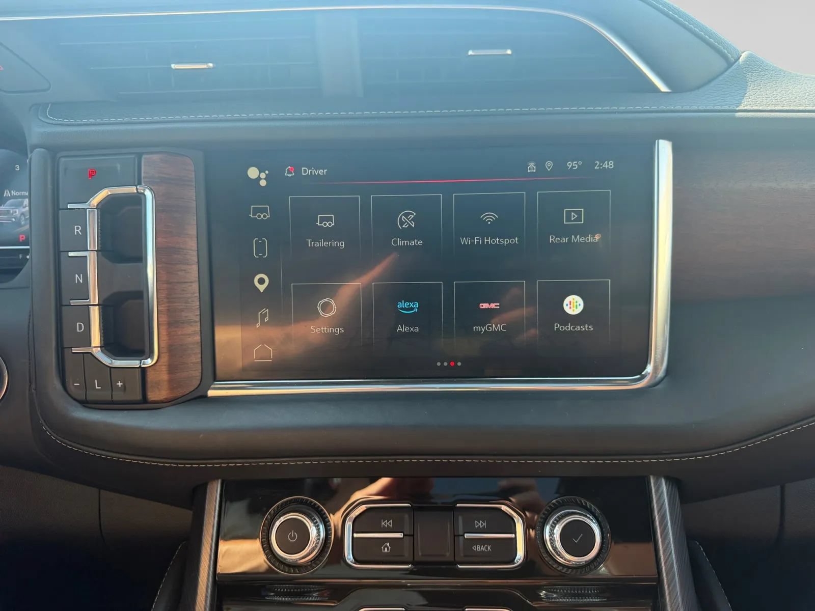 Used 2023 GMC Yukon XL Denali Ultimate AWD/4WD image 19