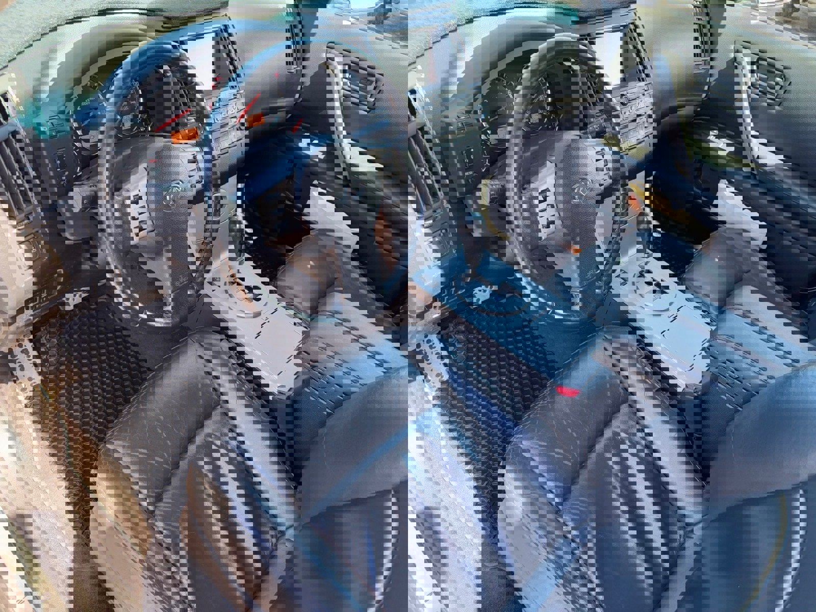 Used 2004 INFINITI FX45 AWD w/ Technology Pkg image 16