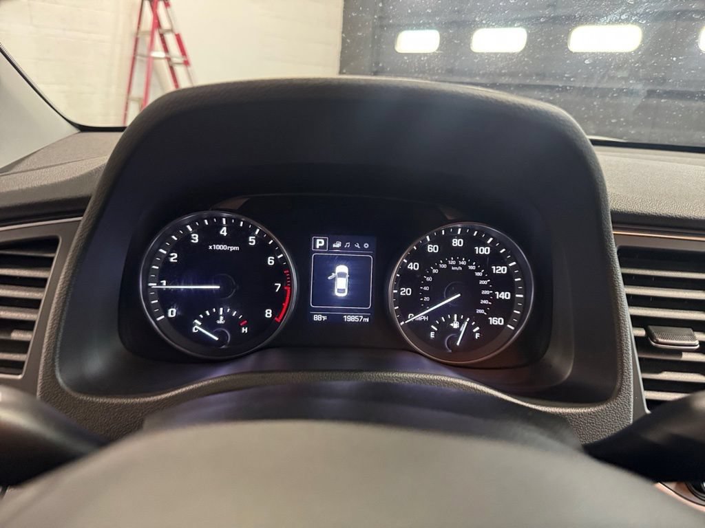 Used 2017 Hyundai Elantra Limited FWD image 19