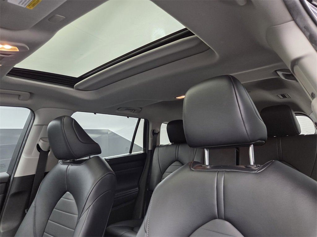 Used 2022 Toyota Highlander XLE image 25