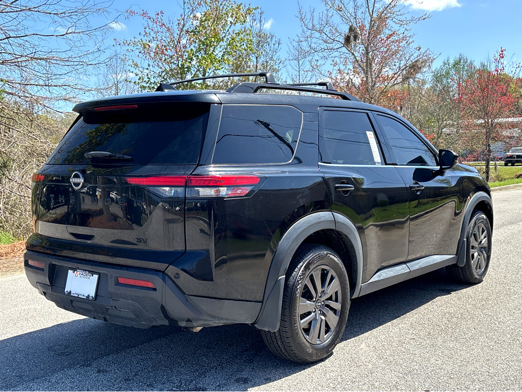 Used 2022 Nissan Pathfinder SV w/ SV Black Package image 23