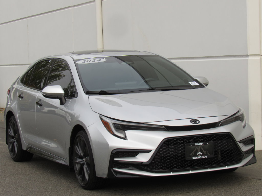 Used 2024 Toyota Corolla XSE FWD image 2