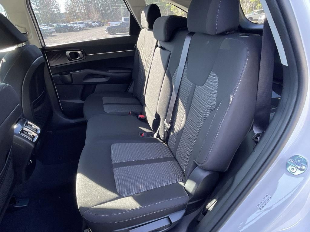 New 2026 Kia Sorento LX FWD image 23