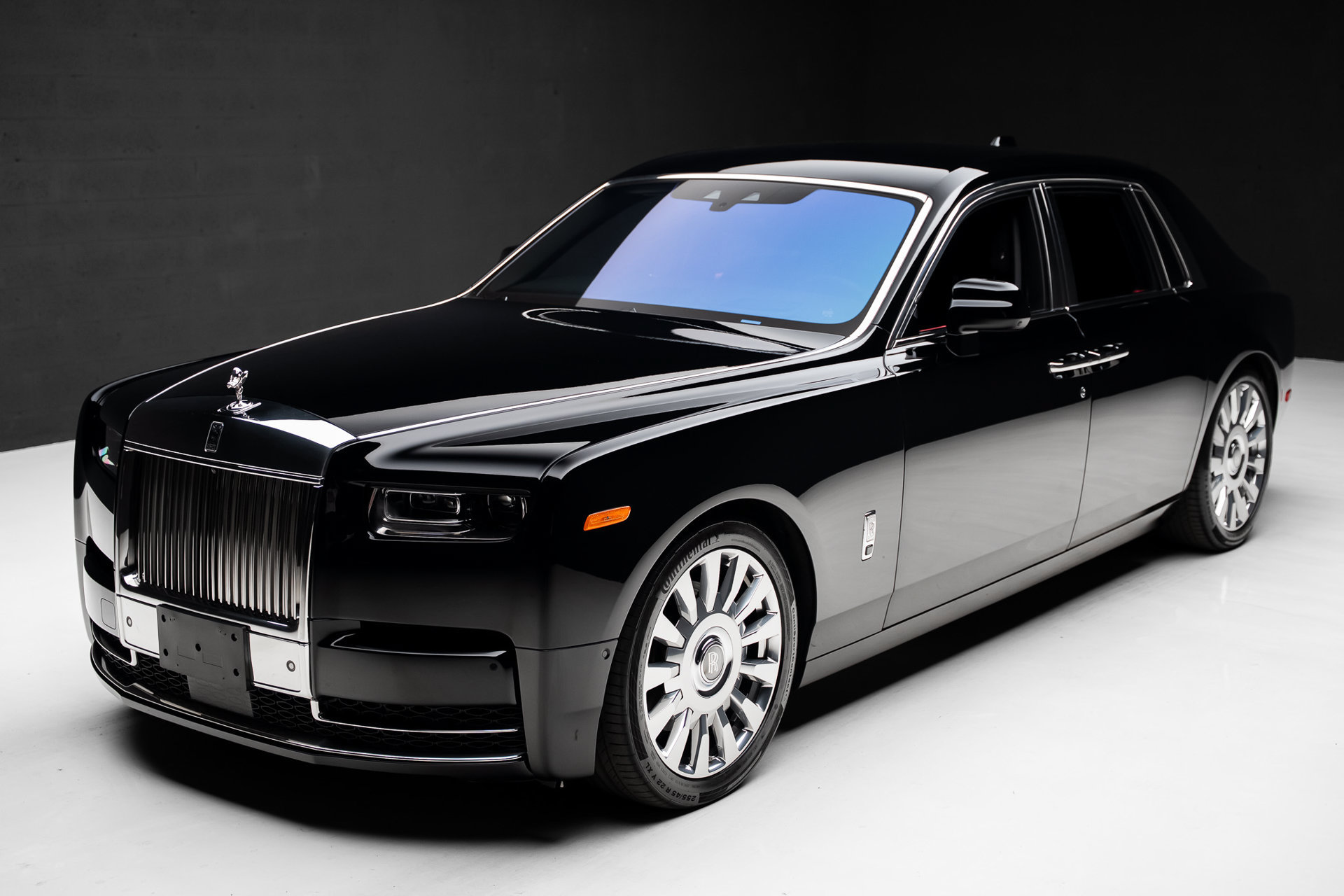 Used 2023 Rolls-Royce Phantom Sedan w/ The Phantom Package RWD image 6