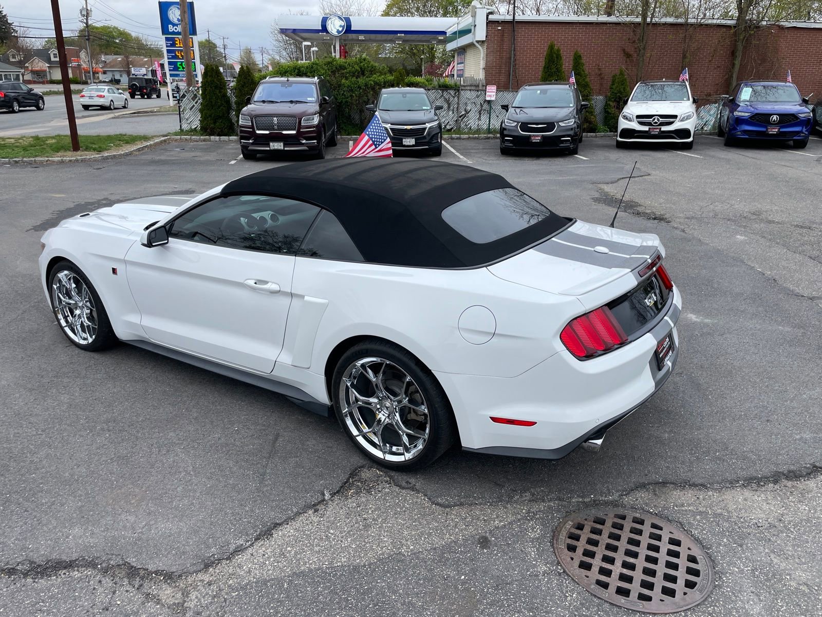 Used 2015 Ford Mustang GT Premium image 32