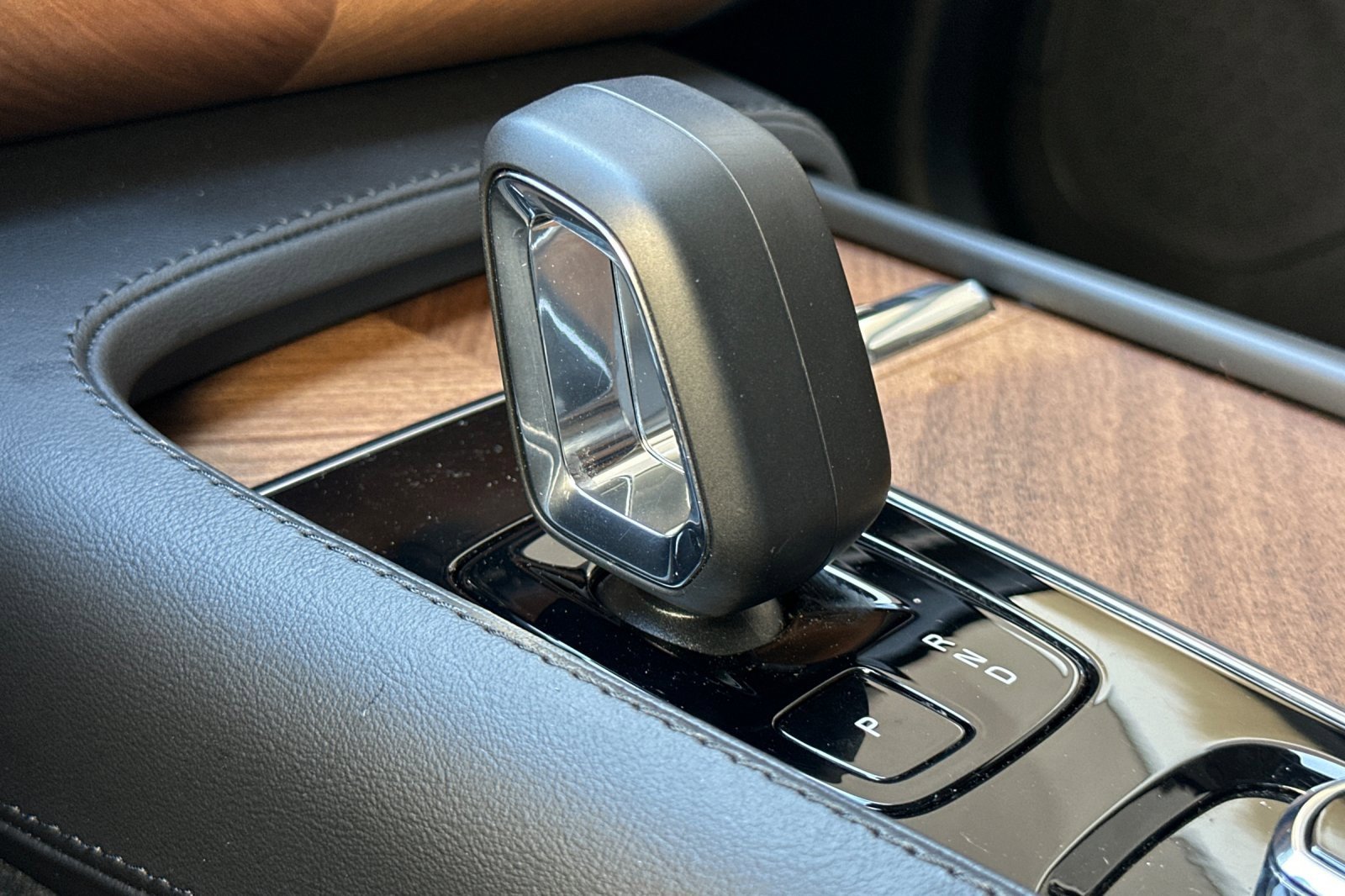 Used 2023 Volvo XC90 T8 Plus w/ Protection Package Premier image 25