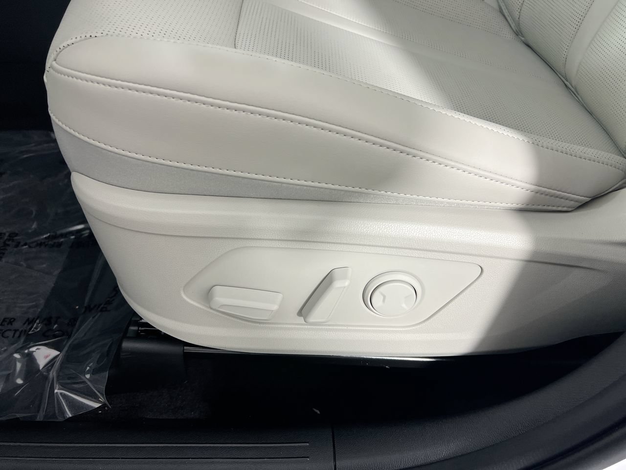 New 2026 Kia Sorento S w/ S Panoramic Sunroof Package FWD image 13