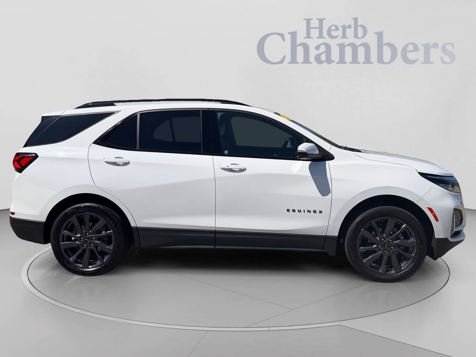 Used 2024 Chevrolet Equinox RS AWD/4WD image 5