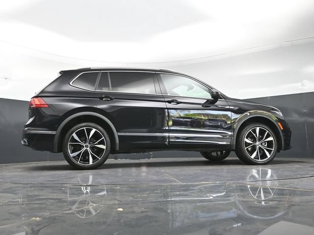 Used 2024 Volkswagen Tiguan SEL R-Line AWD/4WD image 35