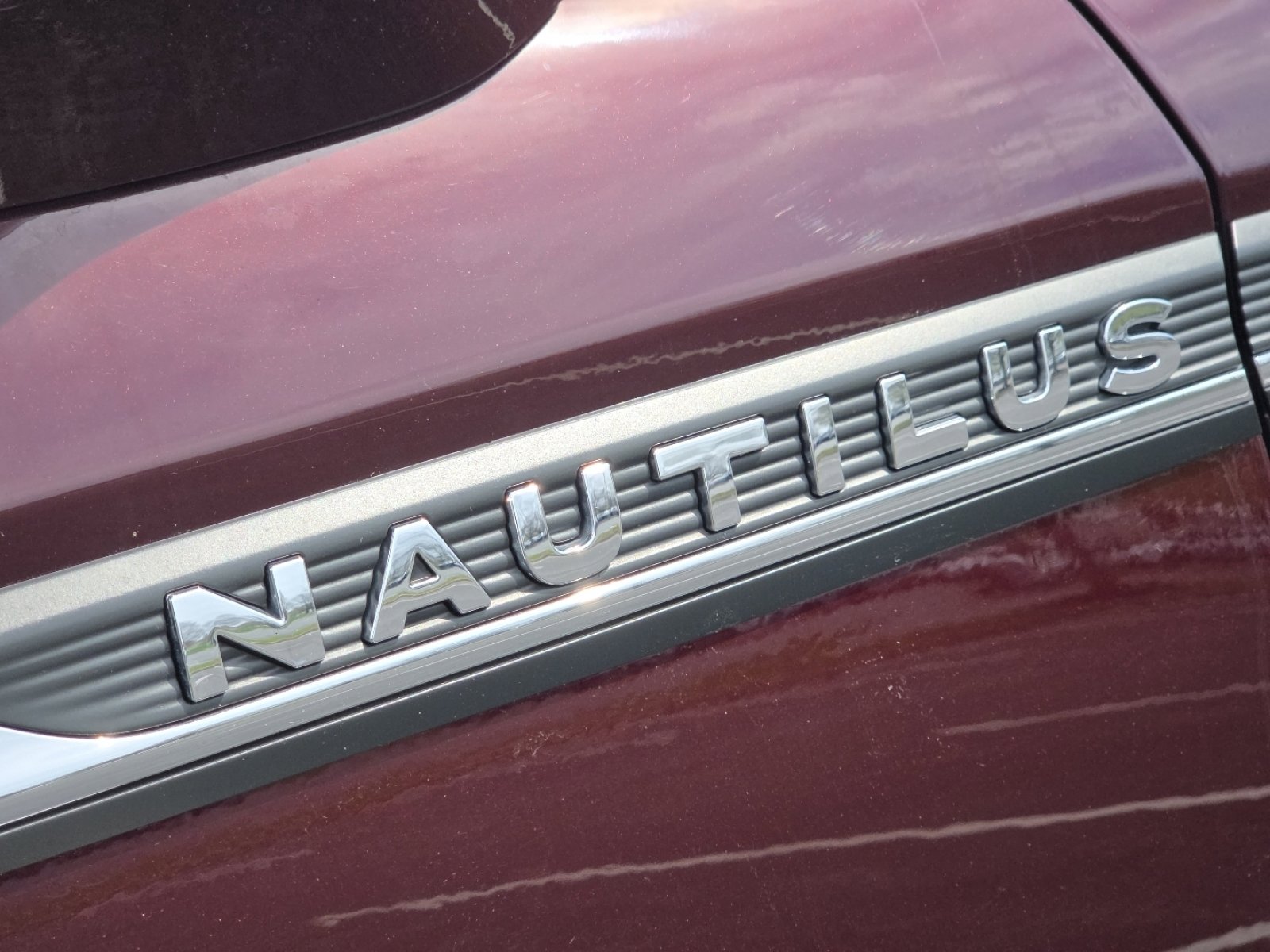 Used 2023 Lincoln Nautilus Reserve image 13