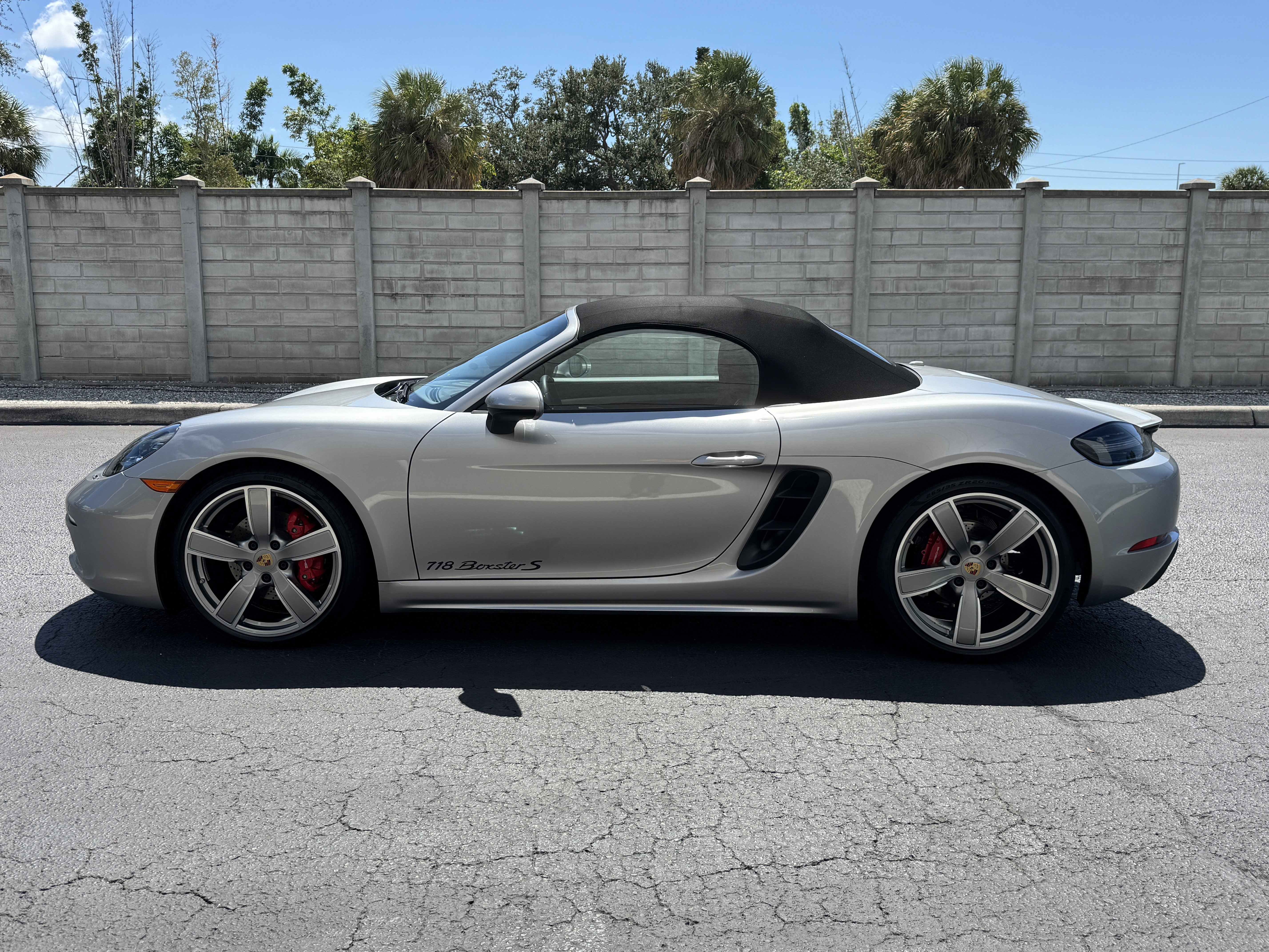 Certified 2025 Porsche 718 Boxster S image 2