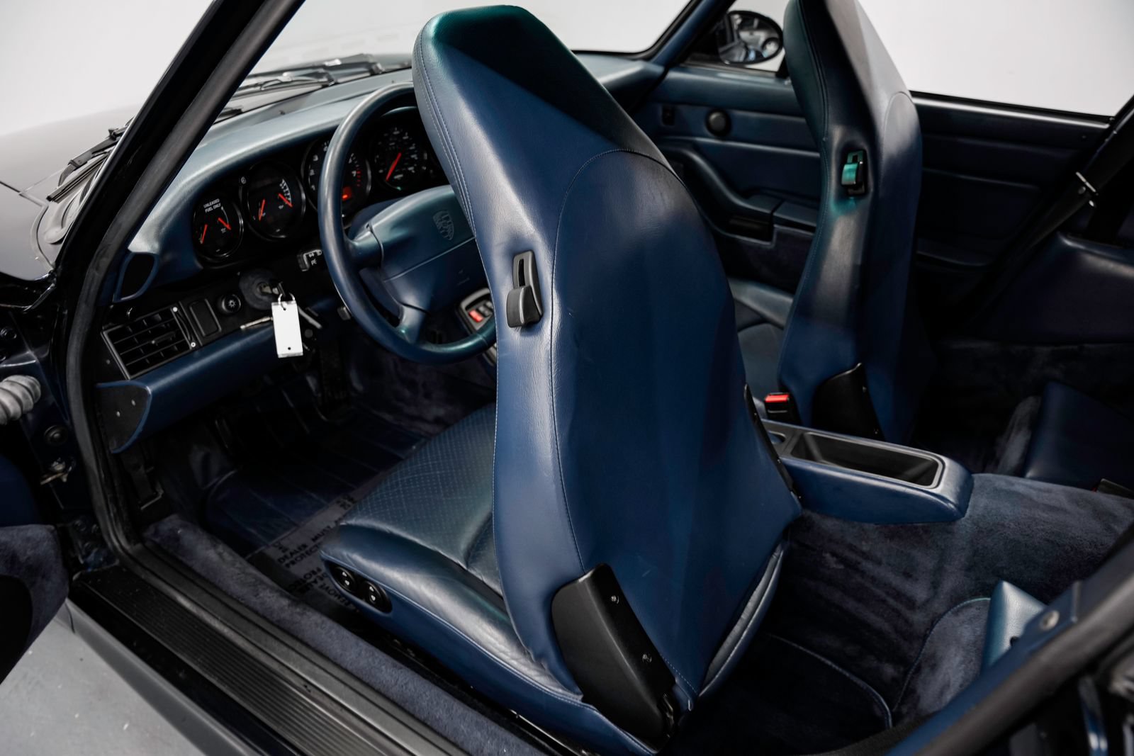 Used 1996 Porsche 911 Carrera 4S AWD/4WD image 21