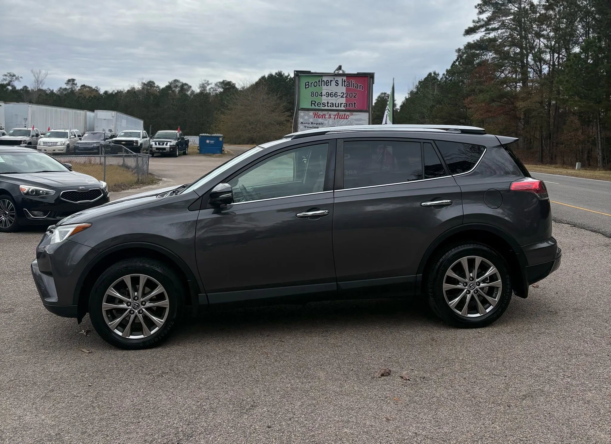 Used 2016 Toyota RAV4 Limited image 3