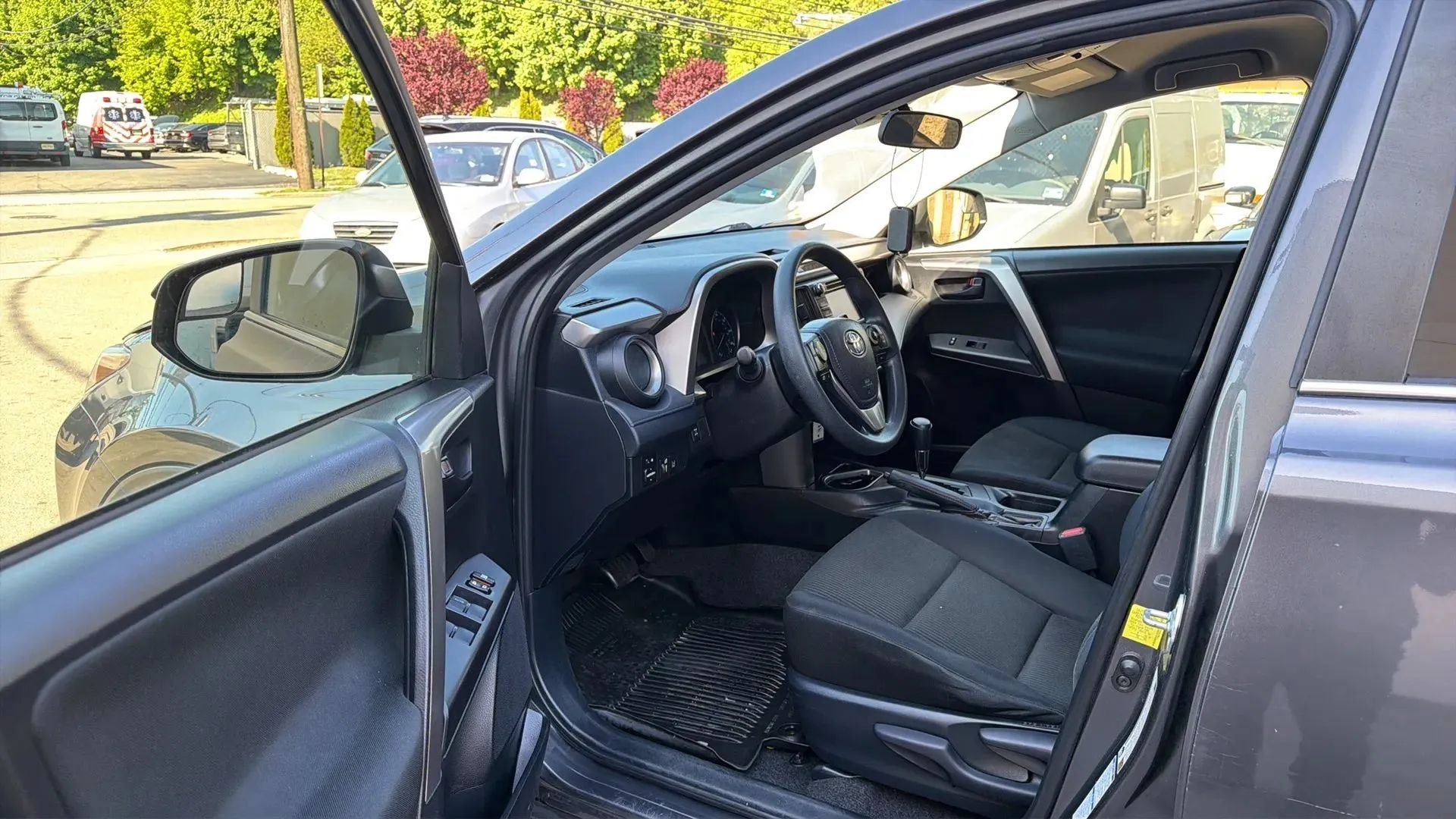 Used 2017 Toyota RAV4 LE w/ All Weather Liner Package AWD/4WD image 23