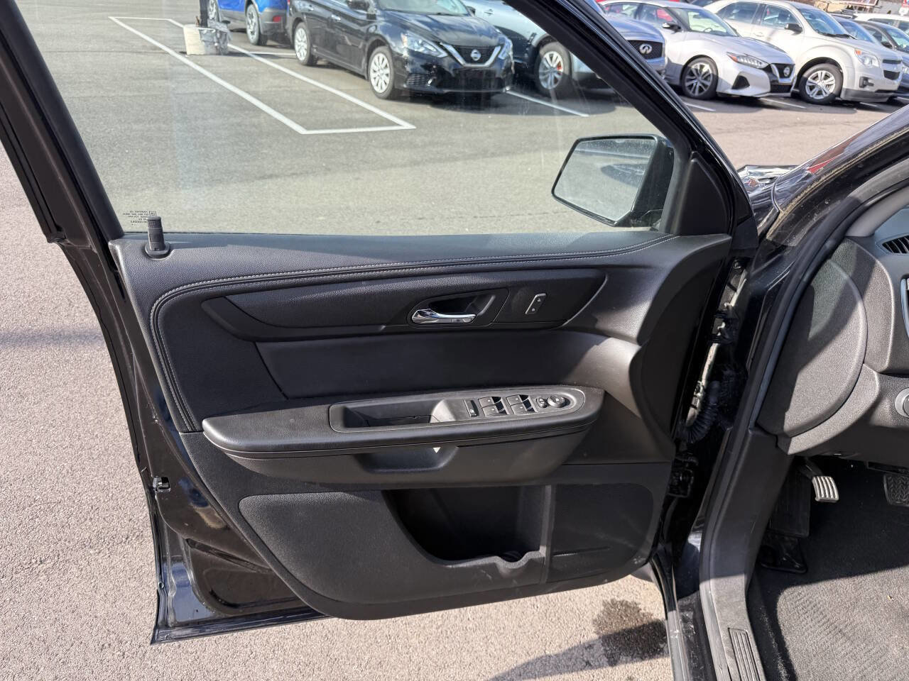 Used 2015 Chevrolet Traverse LT AWD/4WD image 17