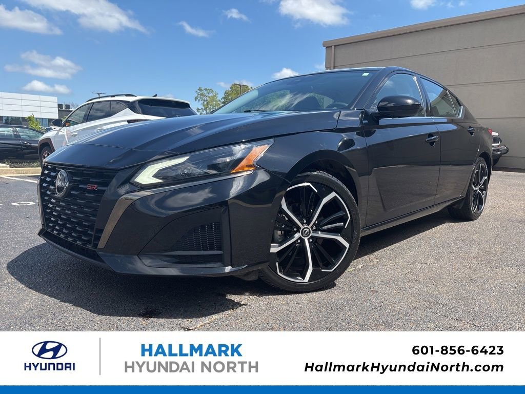 Used 2024 Nissan Altima 2.5 SR FWD image 1