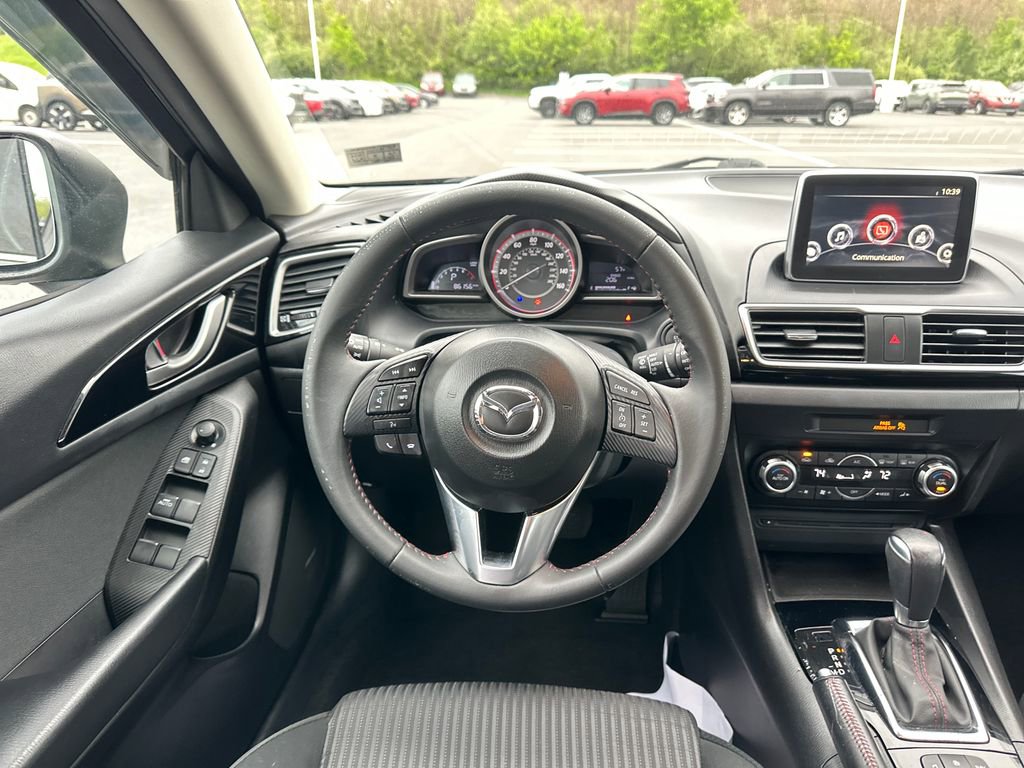 Used 2016 MAZDA MAZDA3 i Touring w/ Popular Equipment Package FWD image 18