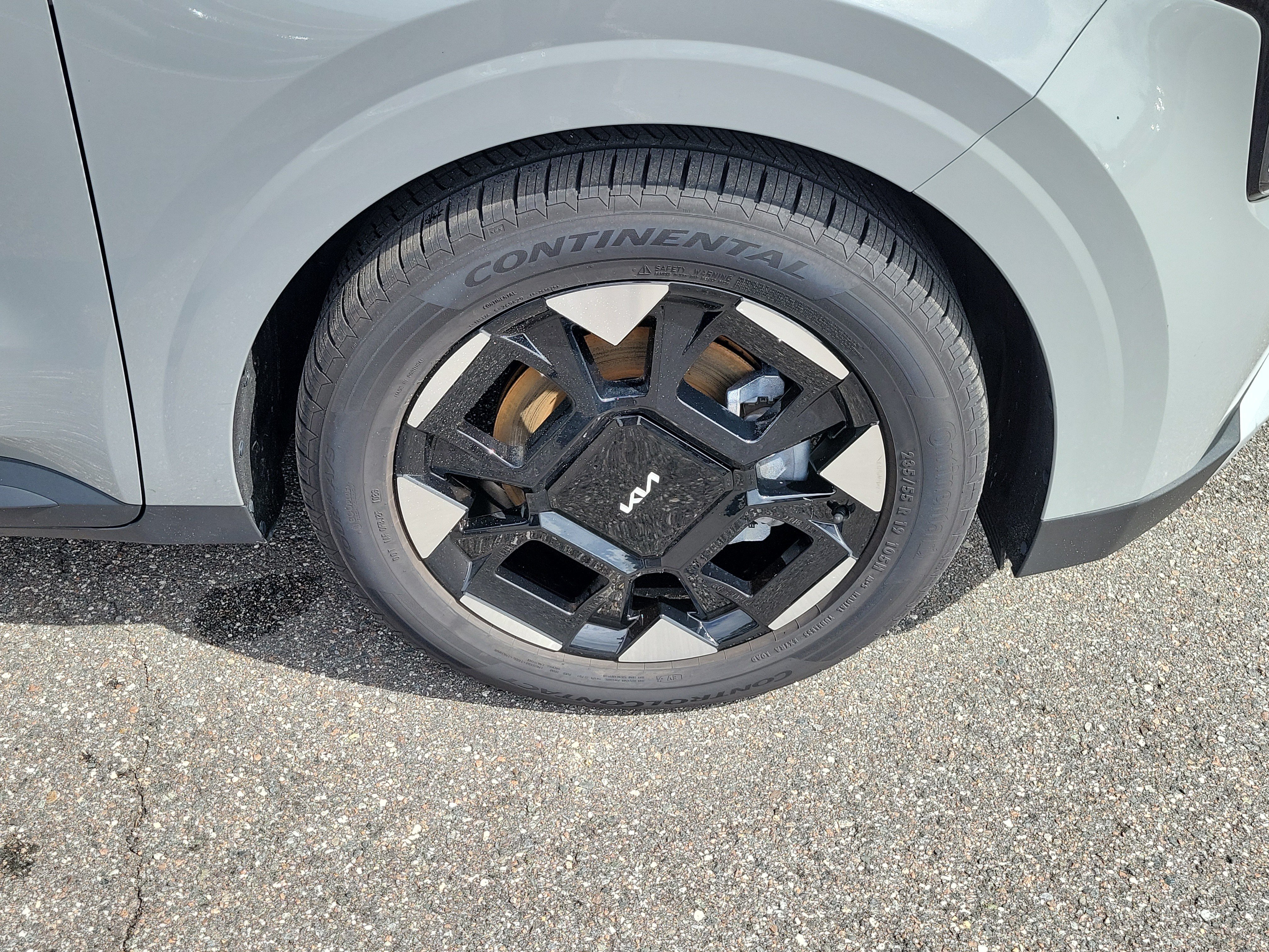 Certified 2025 Kia Carnival EX FWD image 41