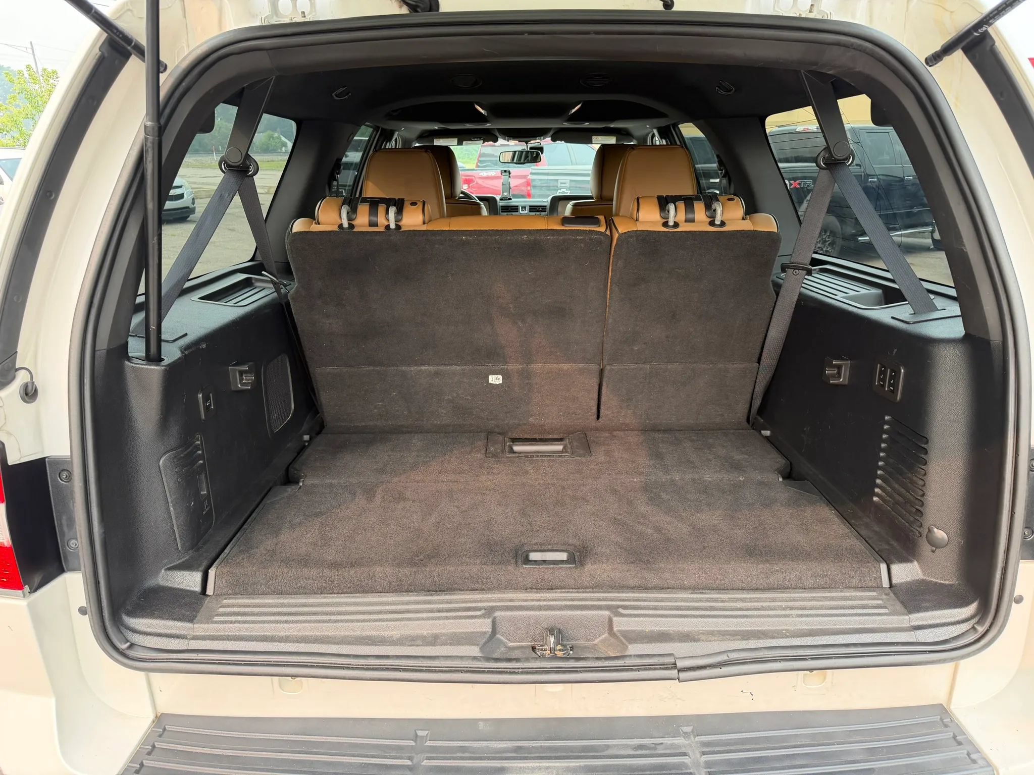 Used 2014 Lincoln Navigator L 4WD w/ Equipment Group 101A image 14