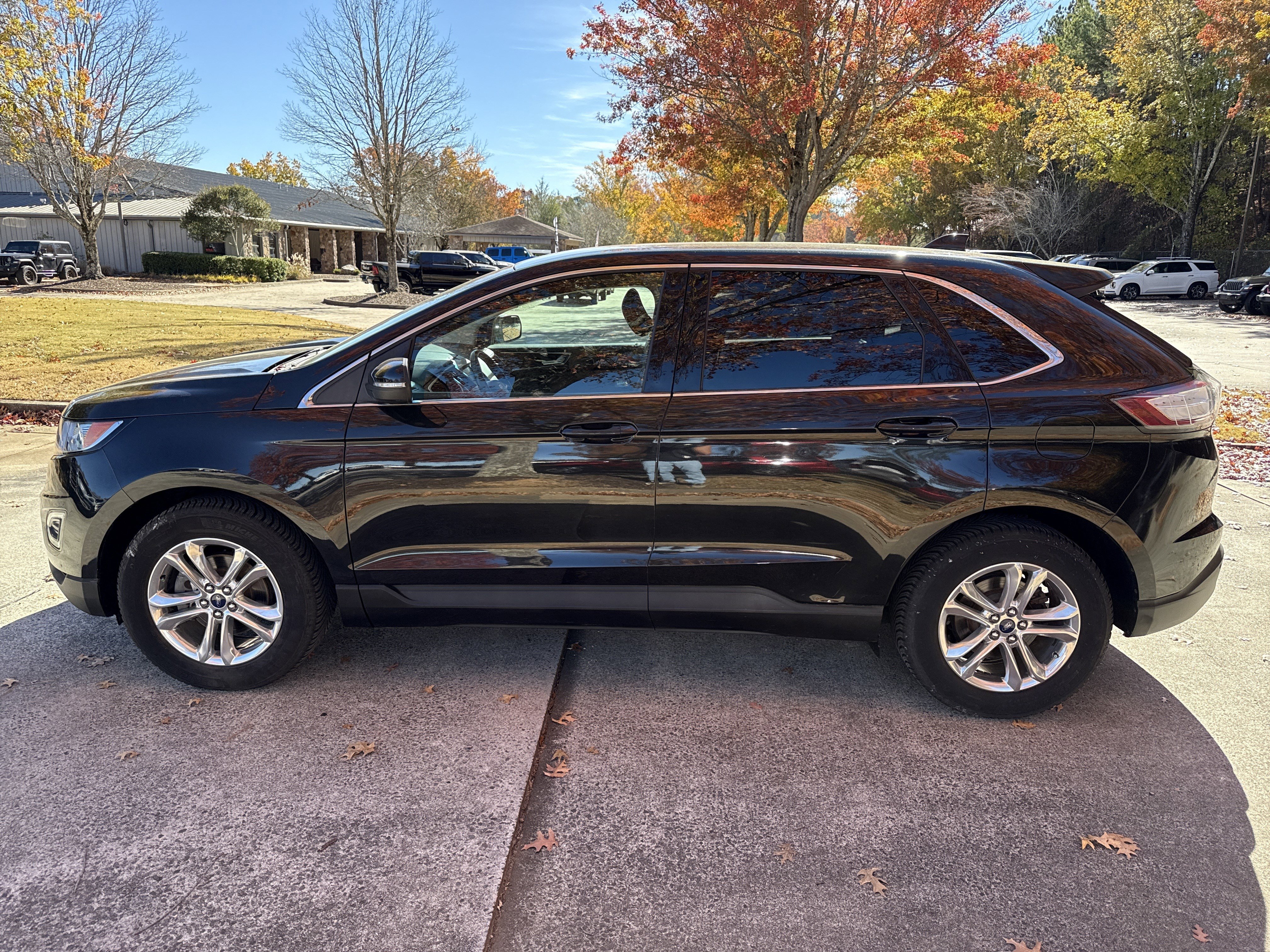 Used 2015 Ford Edge SEL w/ Equipment Group 201A image 4