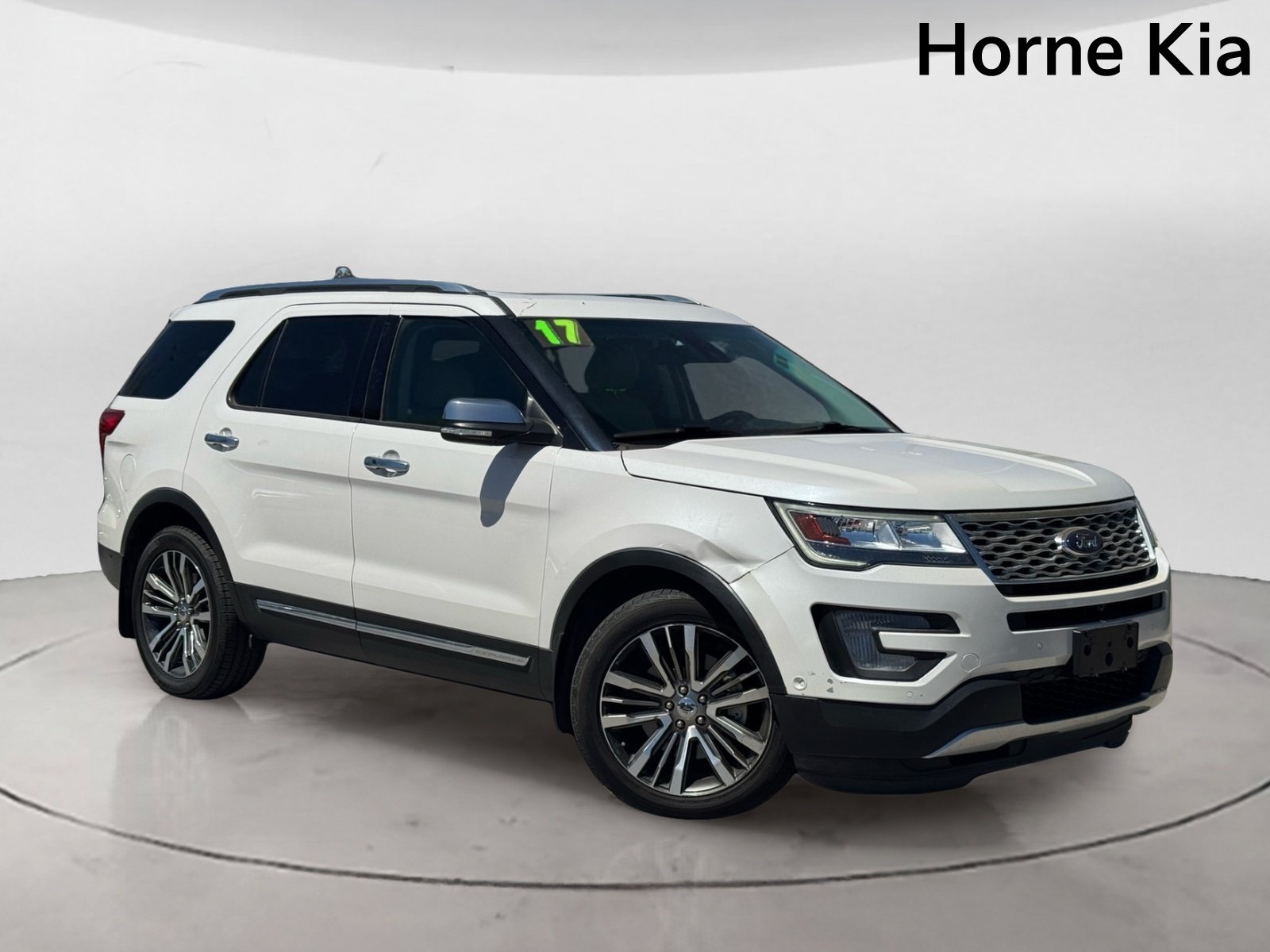 Used 2017 Ford Explorer Platinum AWD/4WD image 2