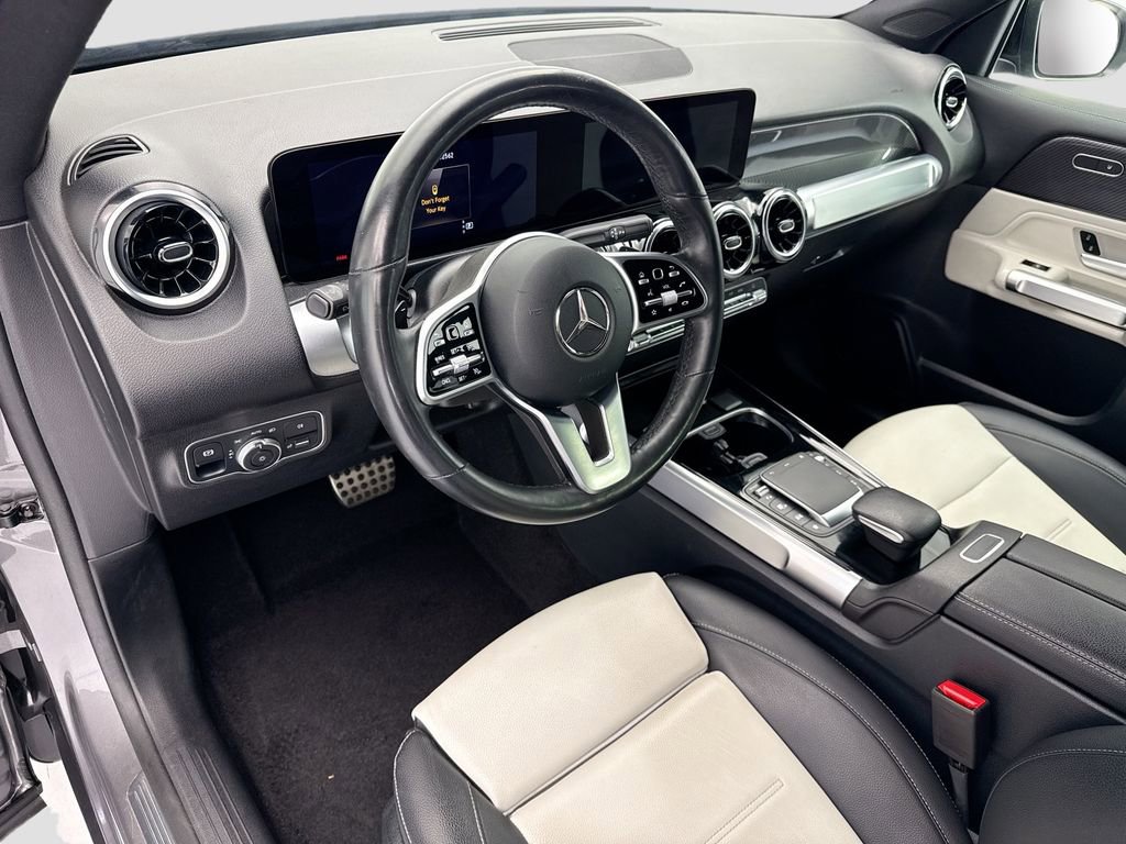 Certified 2022 Mercedes-Benz GLB 250 4MATIC image 9