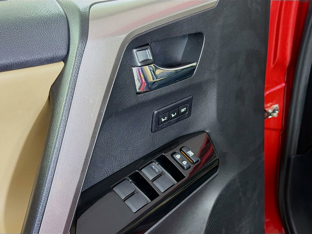 Used 2016 Toyota RAV4 Limited w/ Advanced Technology Package image 20