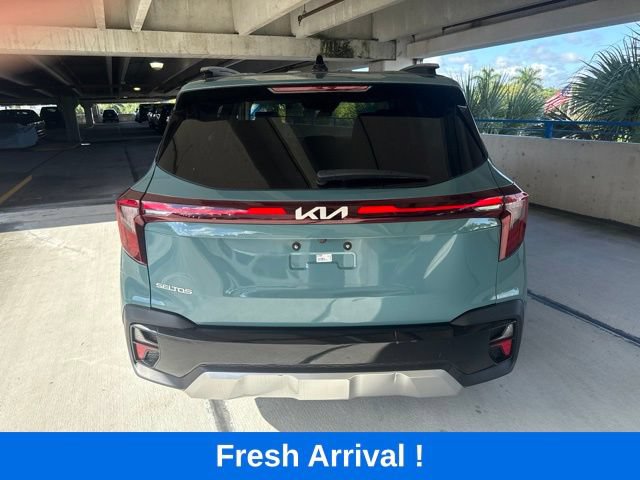 Used 2024 Kia Seltos EX FWD image 19