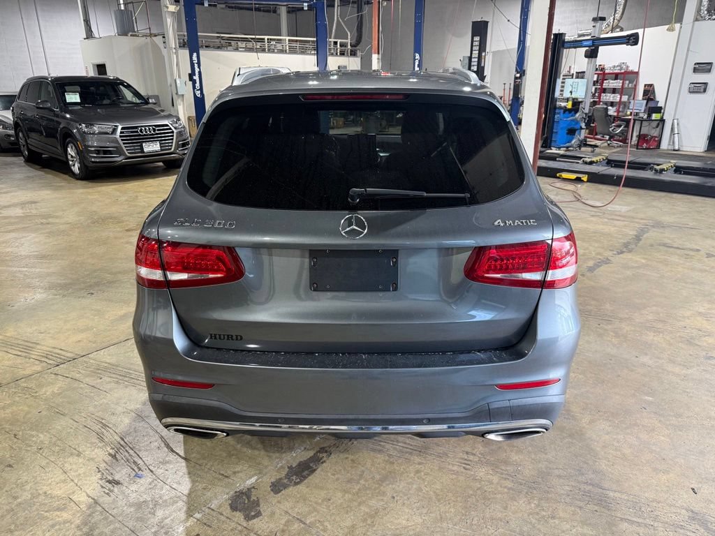 Used 2016 Mercedes-Benz GLC 300 4MATIC image 3