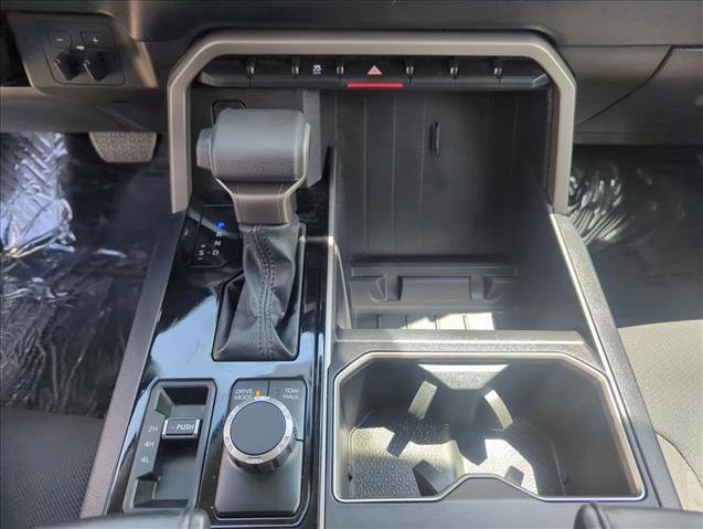 Used 2022 Toyota Tundra SR5 w/ SR5 Convenience Package AWD/4WD image 15