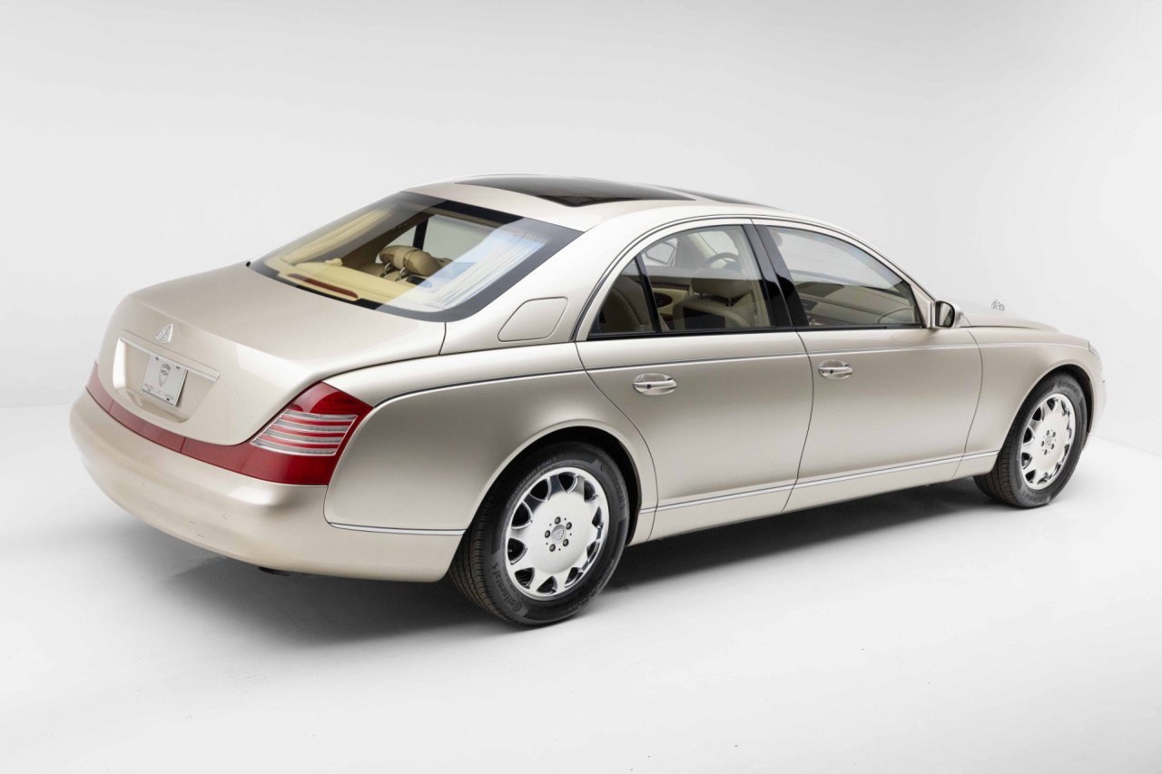 Used 2004 Maybach 57 RWD image 3
