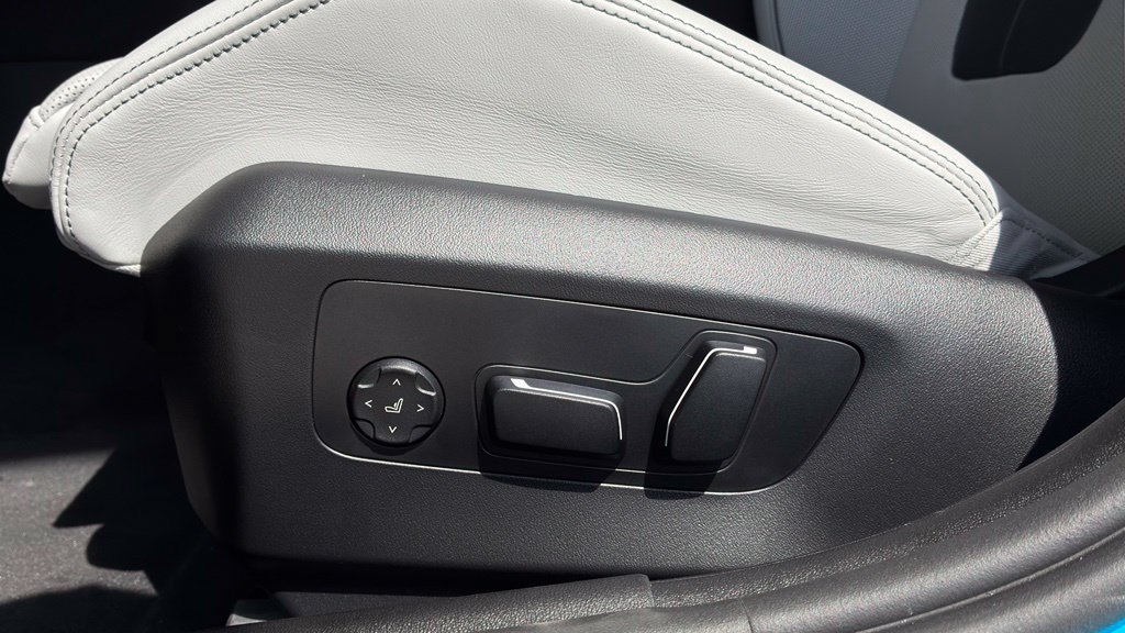 New 2027 BMW M5 w/ Carbon Package AWD/4WD image 29