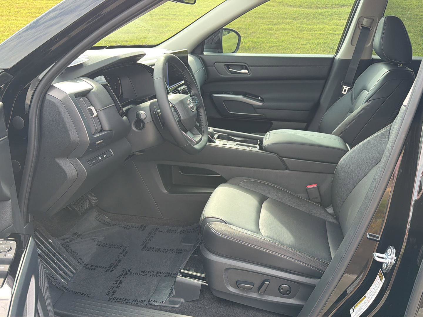 New 2026 Nissan Pathfinder SL FWD image 10