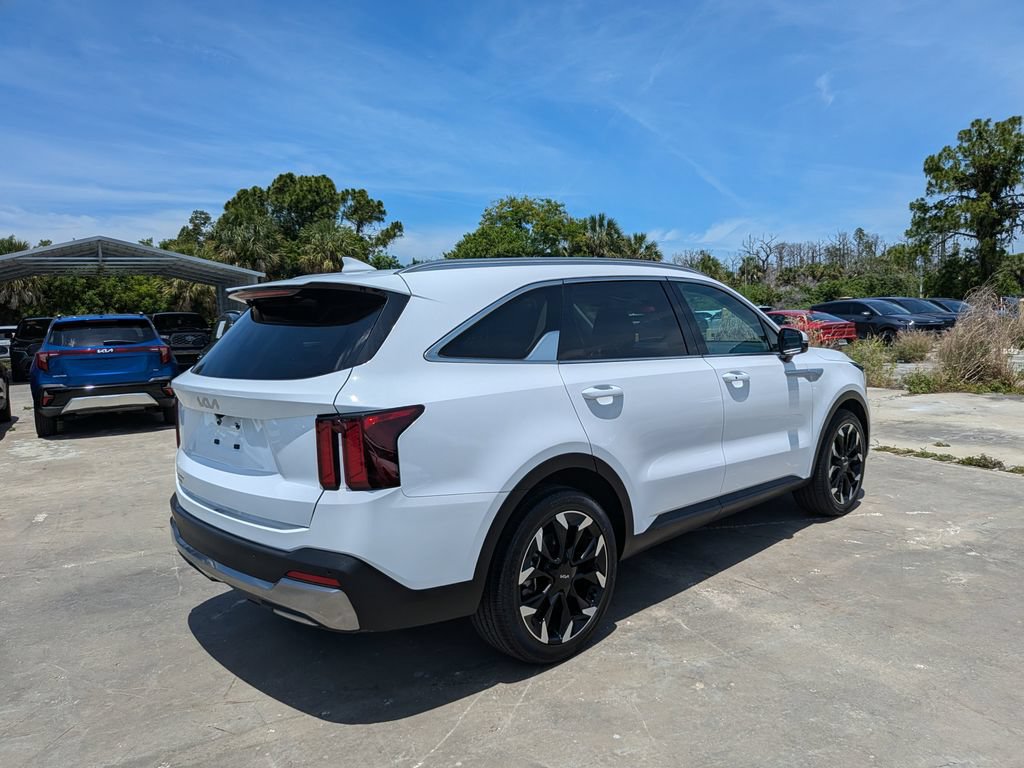 Certified 2024 Kia Sorento EX w/ Panoramic Sunroof Package FWD image 8