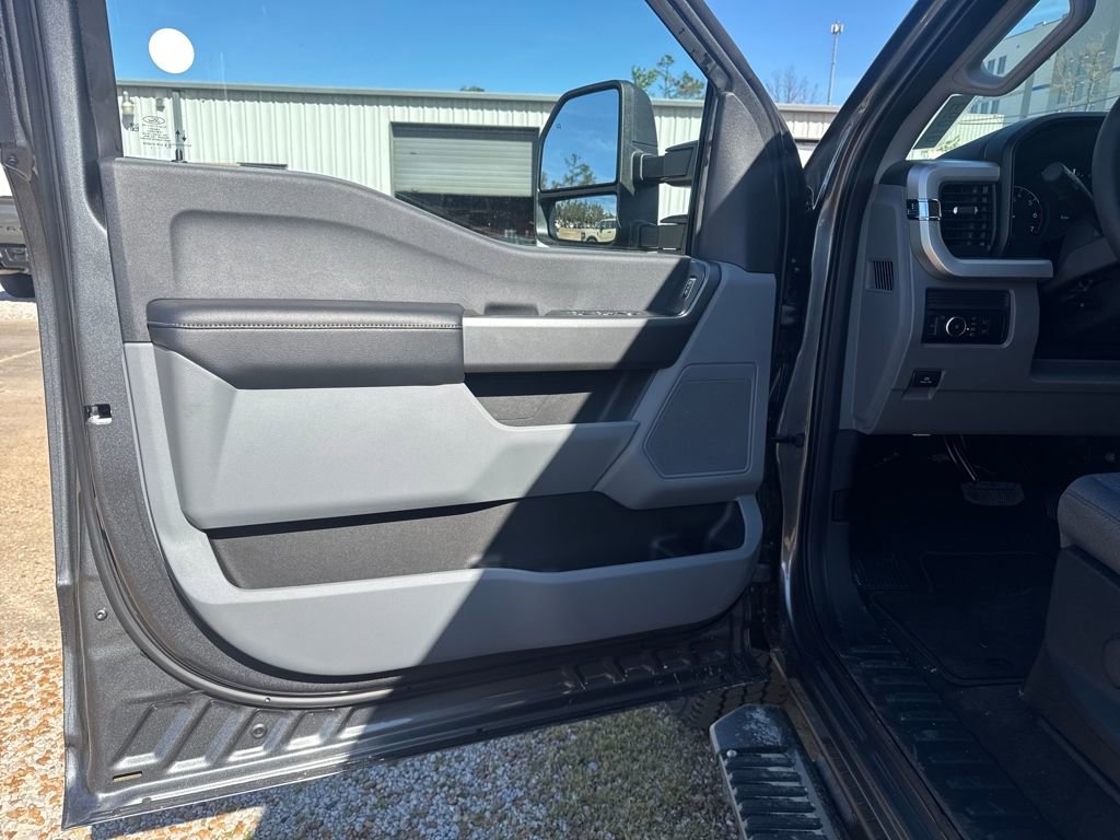 New 2026 Ford F250 XL w/ STX Appearance Package AWD/4WD image 11