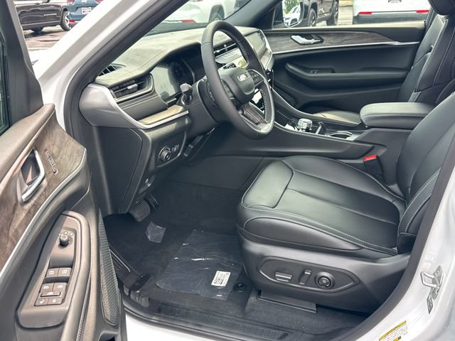 New 2026 Jeep Grand Cherokee L Limited AWD/4WD image 9