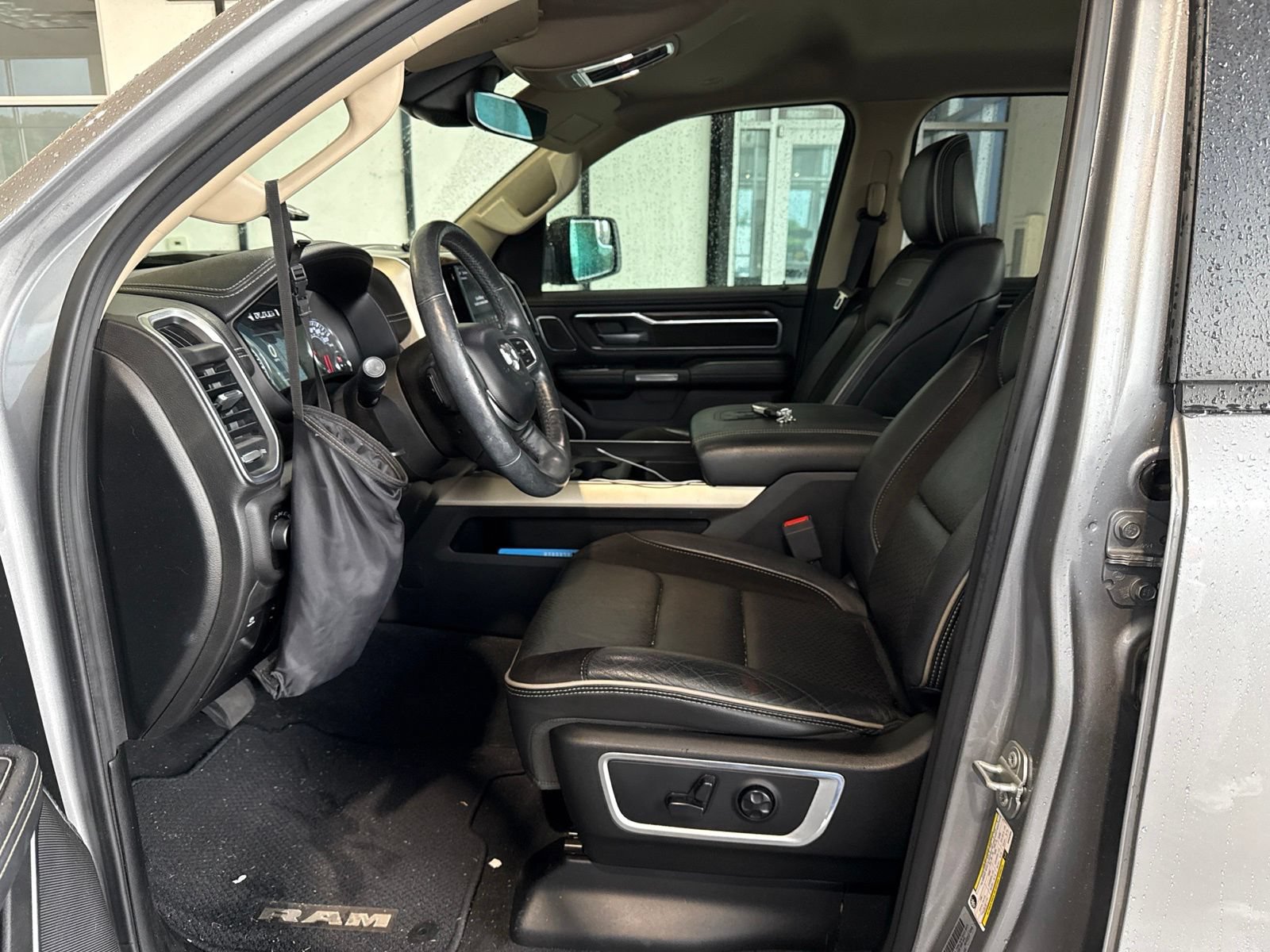 Used 2019 RAM 1500 Laramie RWD image 15