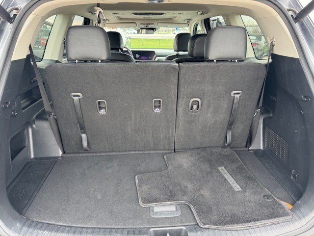 Used 2025 Kia Telluride S image 32