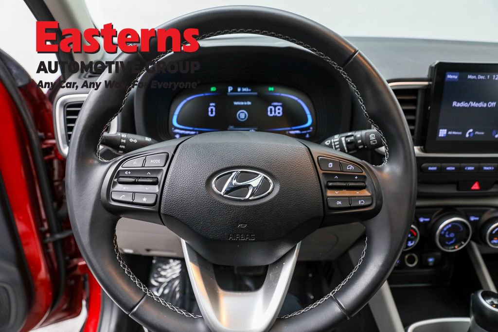 Used 2024 Hyundai Venue SEL image 10