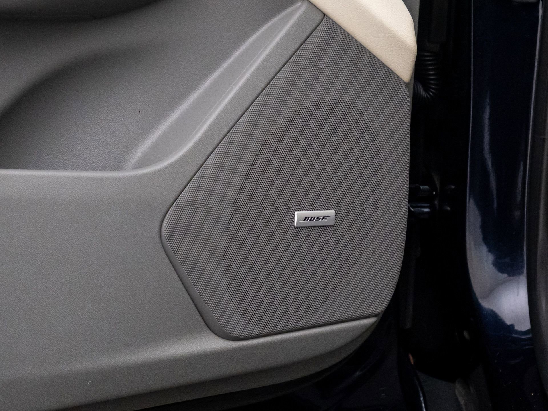 Certified 2022 Cadillac XT5 Premium Luxury w/ LPO, Floor Liner Package image 15