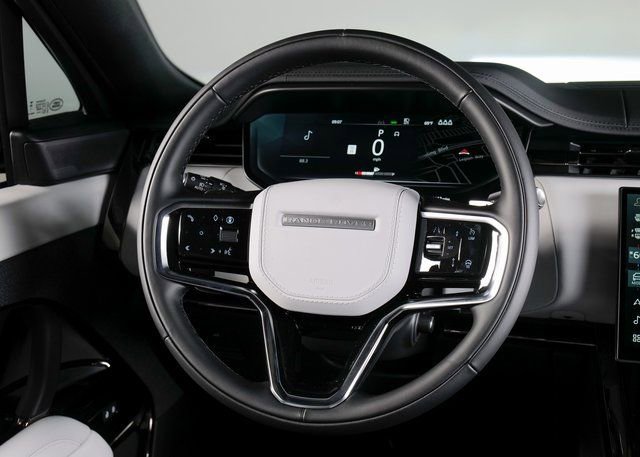 New 2025 Land Rover Range Rover Sport SE image 13