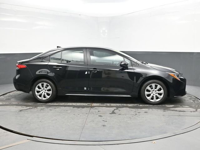 Used 2025 Toyota Corolla LE FWD image 8