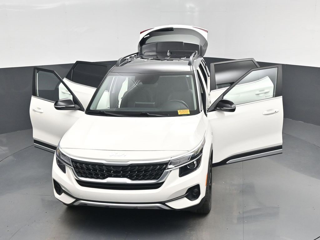 Used 2022 Kia Seltos Nightfall Edition image 28